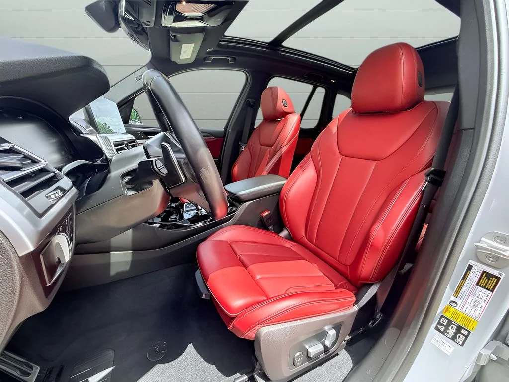 Used 2023 Gray BMW xDrive30i image 2