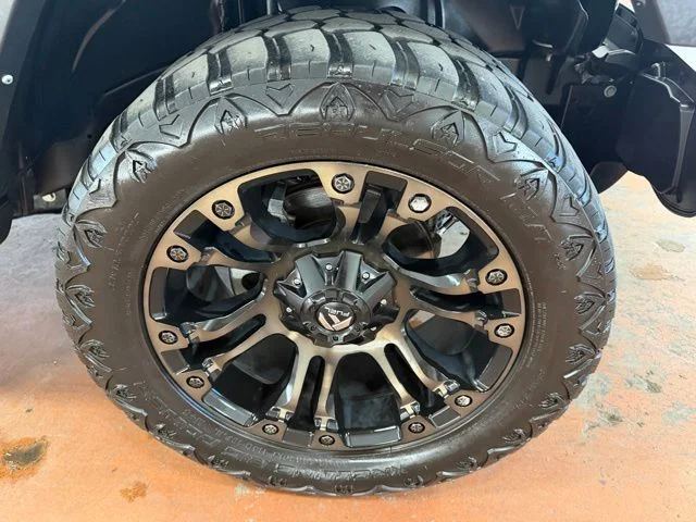 Used 2021 Black Jeep Unlimited Sahara Altitude image 8