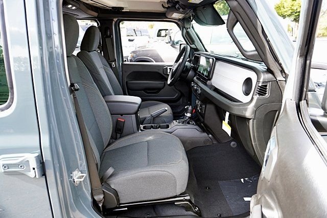 New 2026 Anvil Clear-Coat Exterior Paint Jeep Sport S image 17