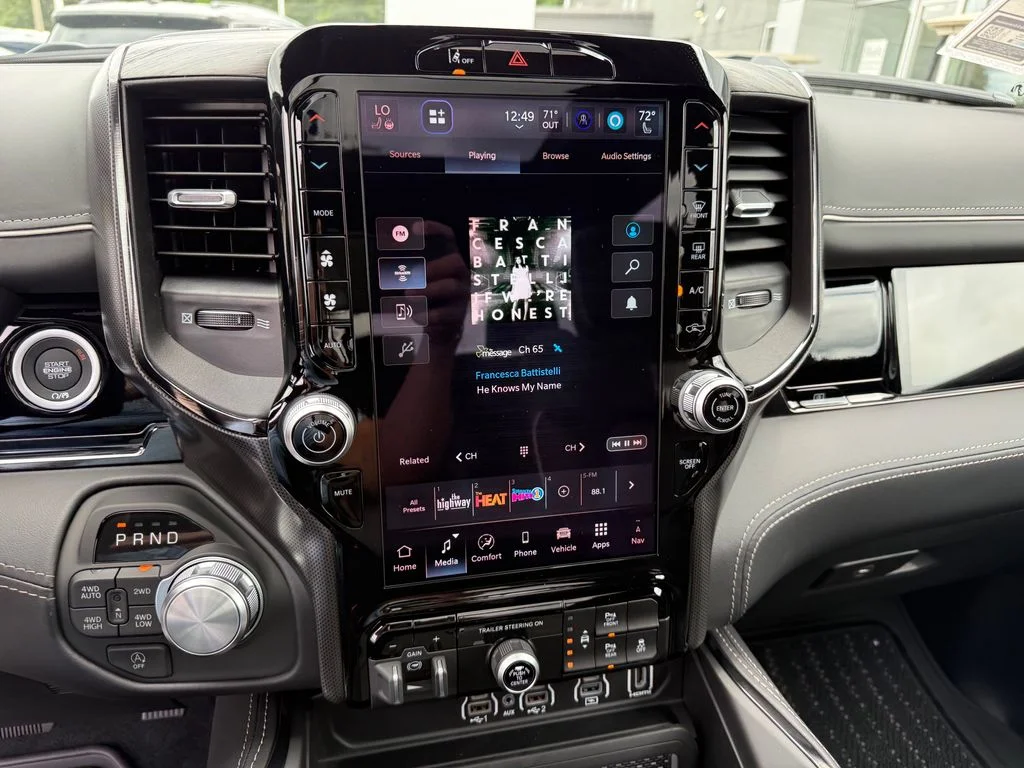 New 2026 Diamond Black Crystal Pearl-Coat Exterior Paint RAM Limited image 12