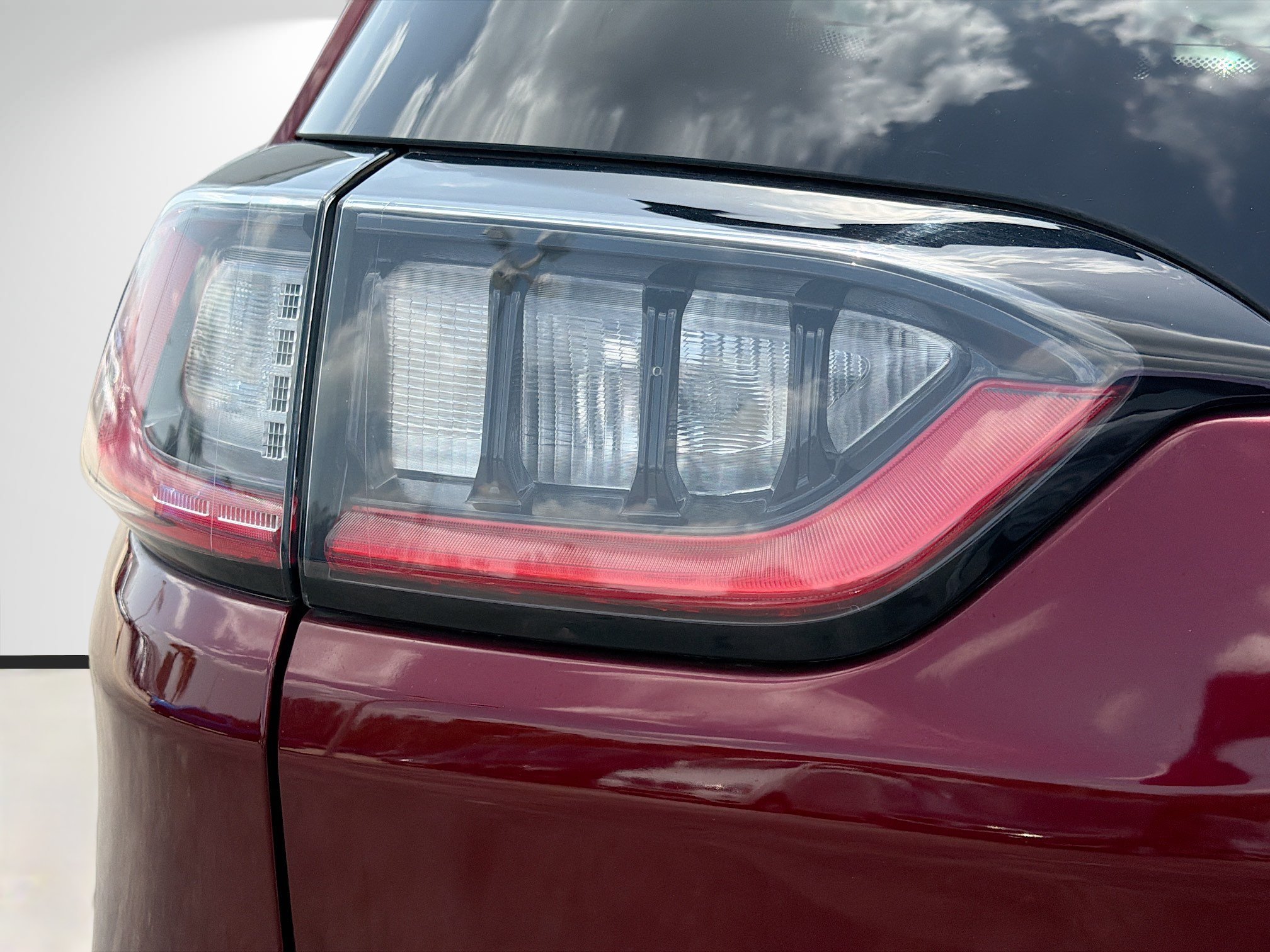 Used 2021 Velvet Red Pearlcoat Jeep Trailhawk image 11