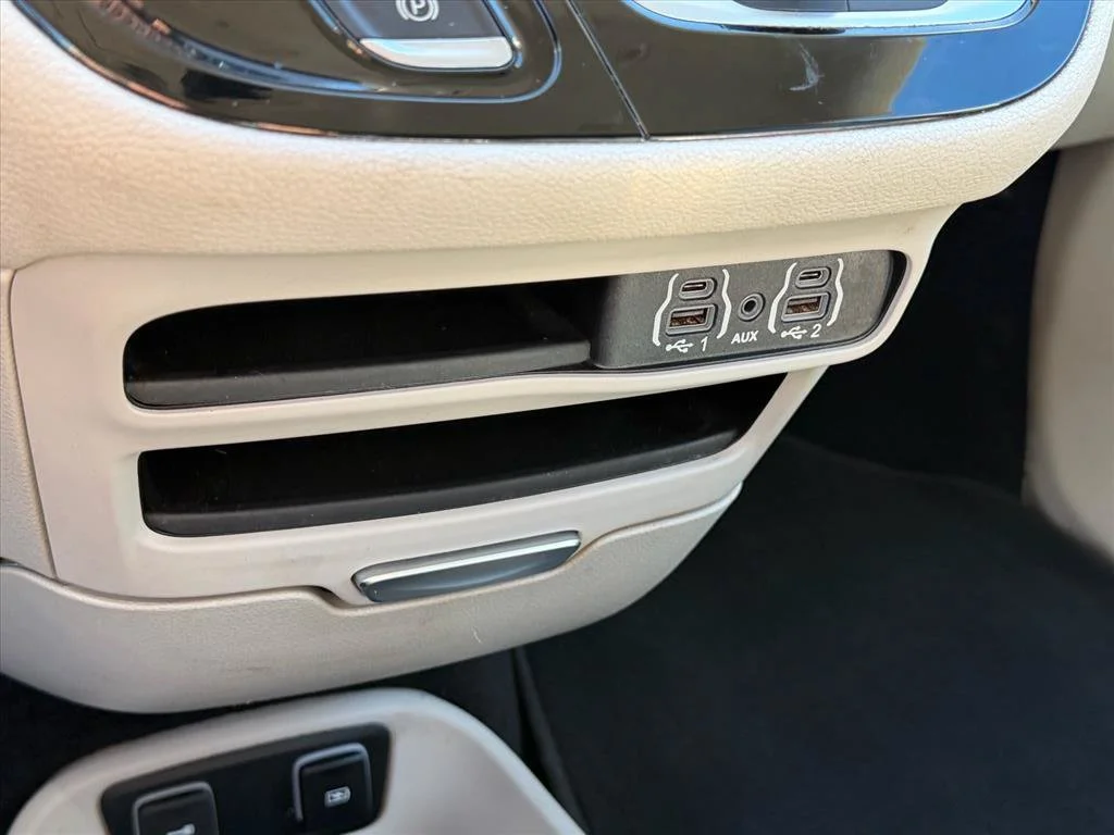 Used 2021 White Chrysler Touring L image 23
