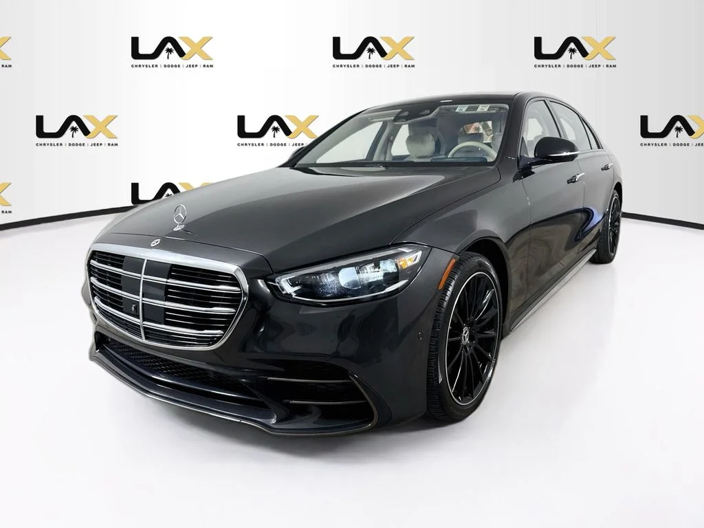 Used 2023 Gray Mercedes-Benz S 500 image 3