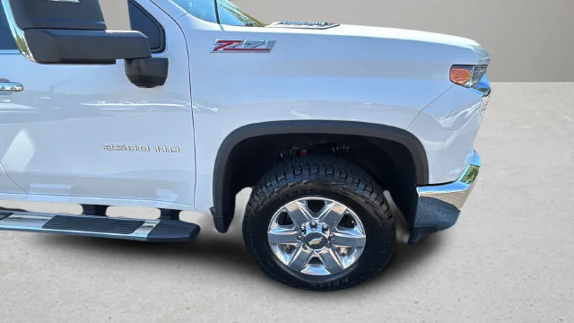 Used 2022 White Chevrolet LTZ image 44