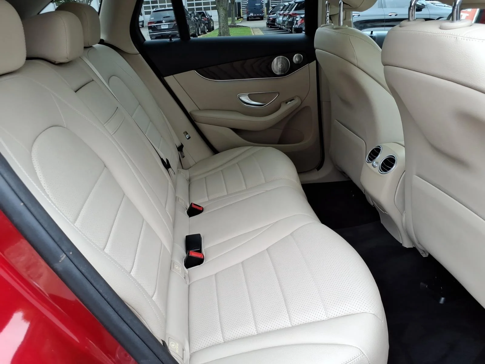 Used 2018 designo Cardinal Red Metallic Mercedes-Benz GLC 300 image 27