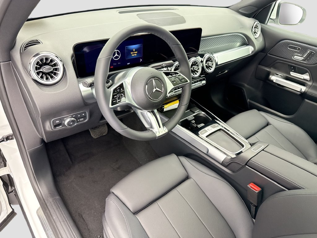 New 2026 Polar White Mercedes-Benz GLB 250 image 10