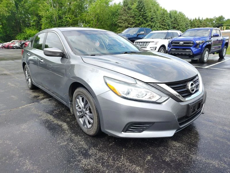 Used 2018 Gray Nissan 2.5 S image 3