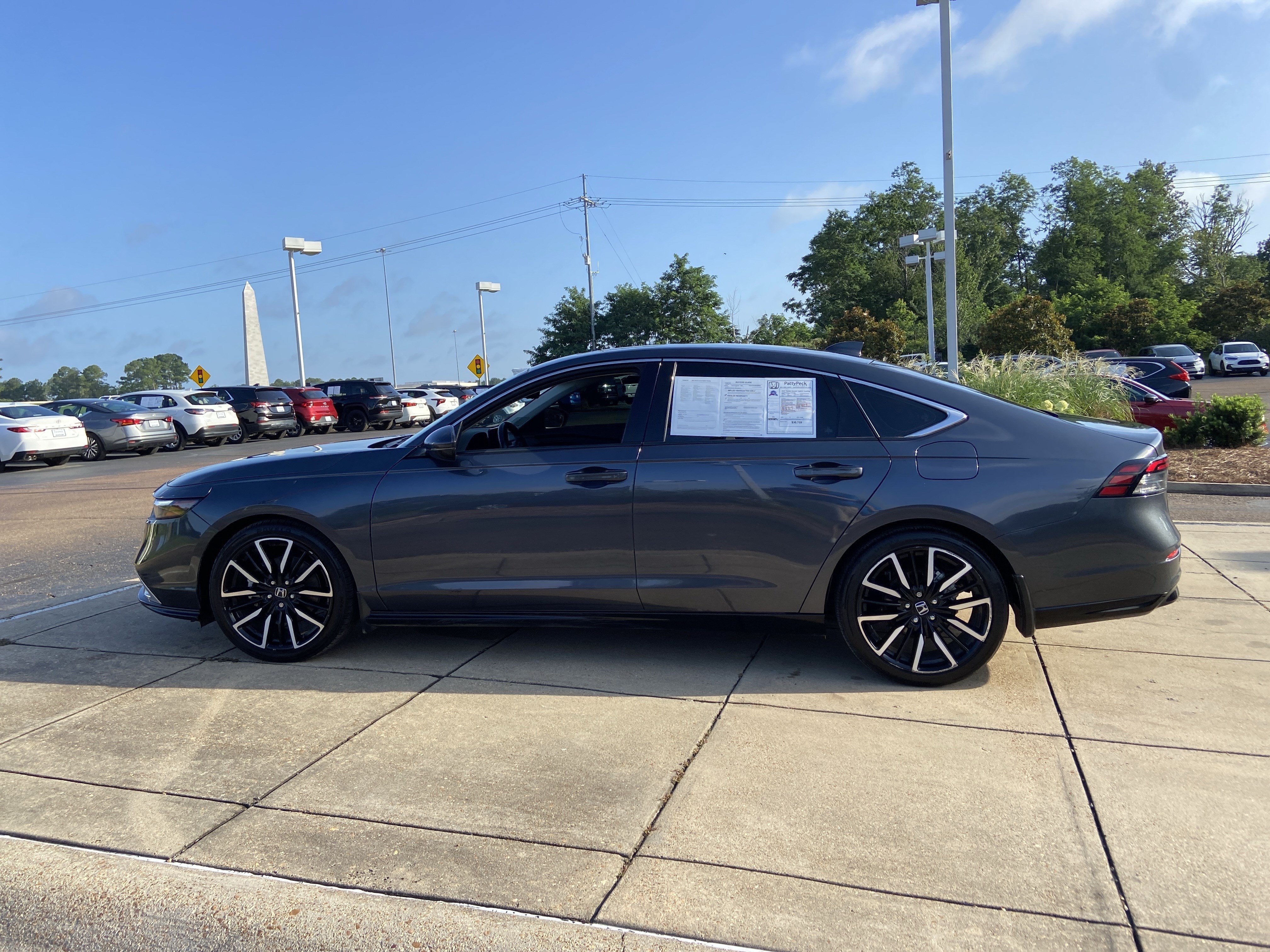 Used 2023 Meteorite Gray Metallic Honda Touring image 7