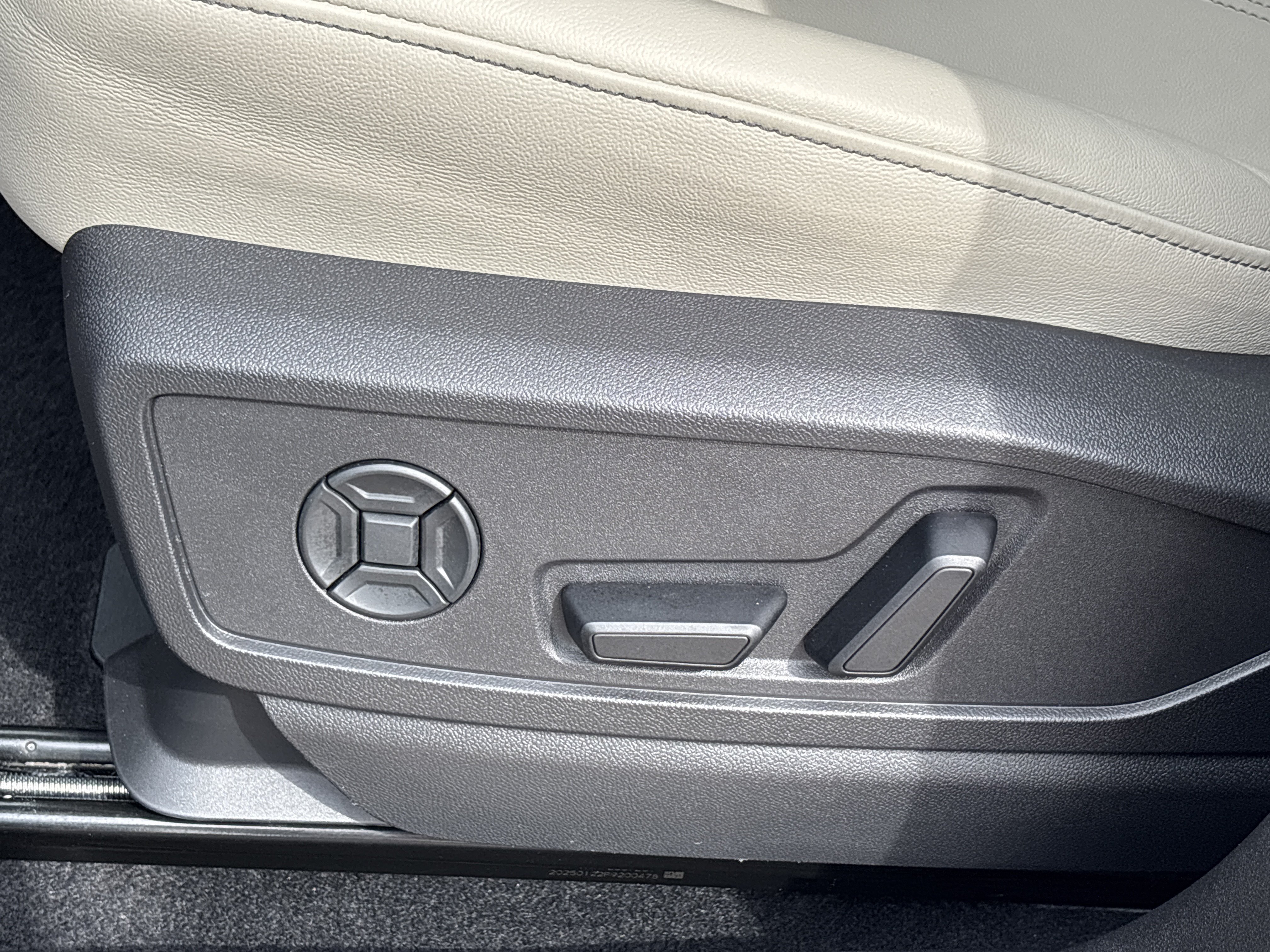 Used 2025 Arkona White Audi Premium Plus 2.0 TFSI AWD image 19