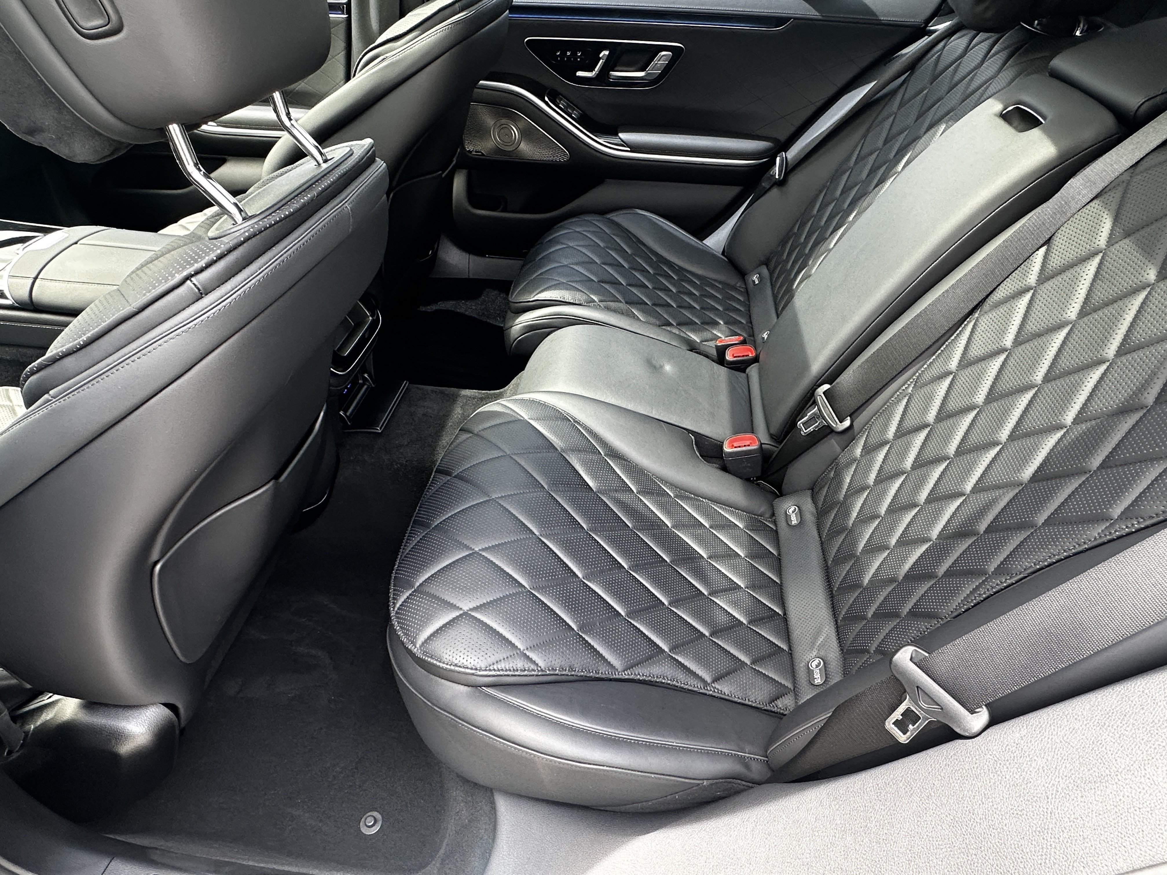 Certified Used 2023 Gray Mercedes-Benz S 580e image 24