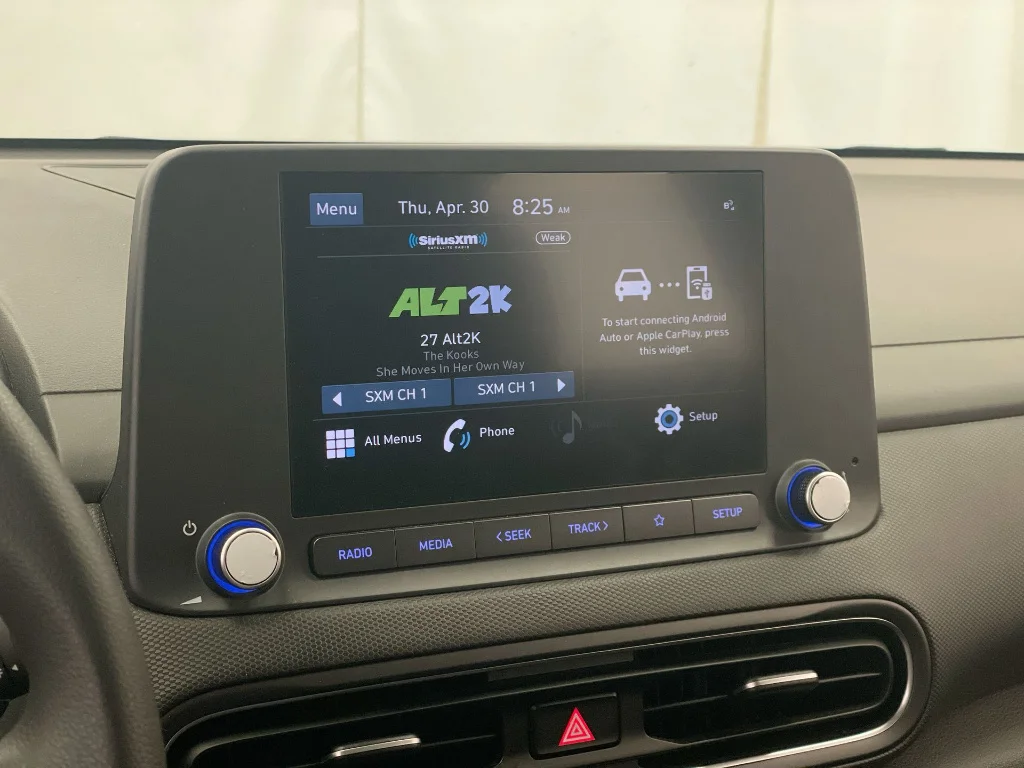 Used 2023 Black Hyundai SEL image 13