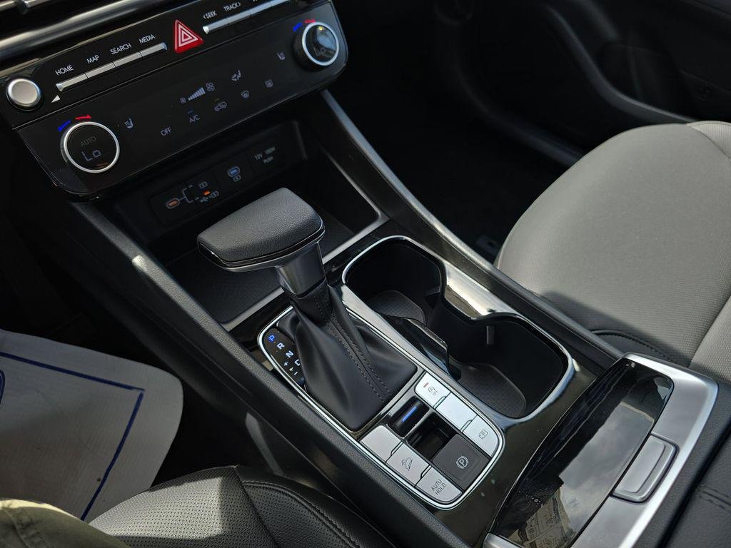 New 2026 White Pearl Hyundai SEL FWD image 26