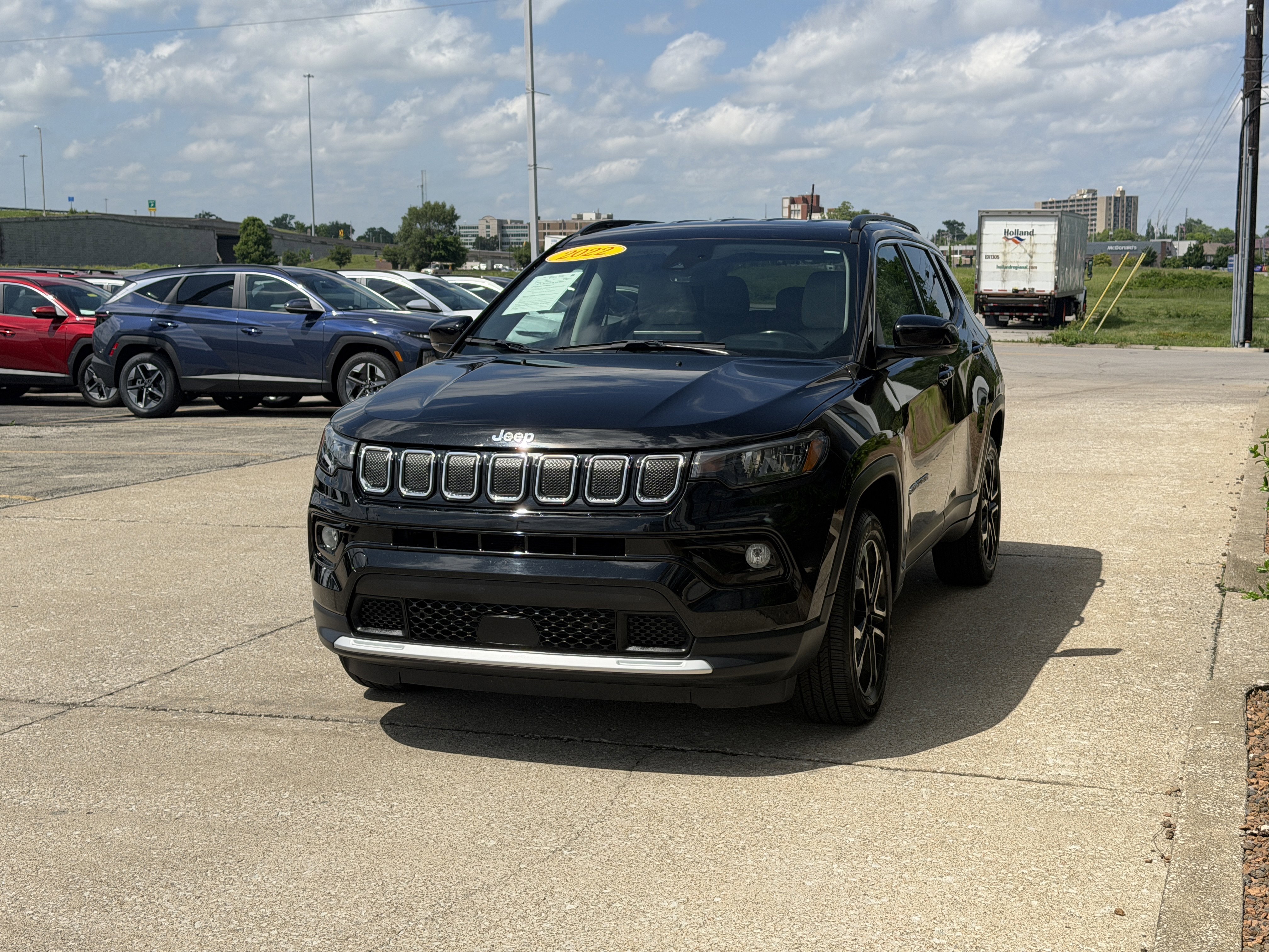 Used 2022 Diamond Black Crystal Pearlcoat Jeep Limited image 17