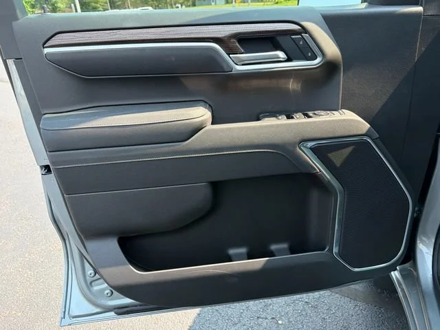New 2026 Sterling Gray Metallic Chevrolet LT (2FL) image 16