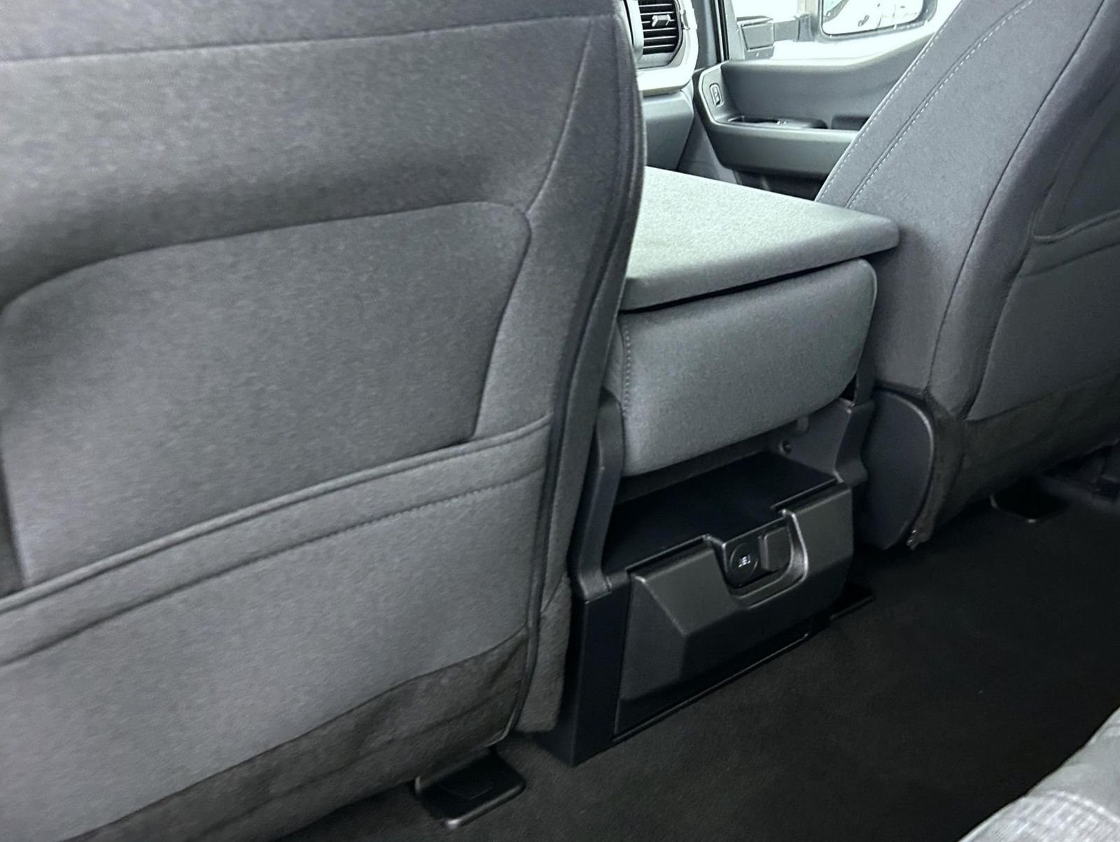 New 2026 Oxford White Ford XLT image 21