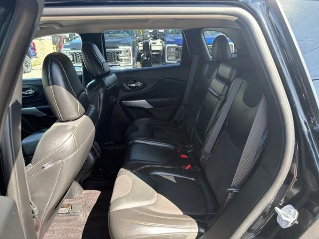 Used 2018 Diamond Black Jeep Latitude Plus image 44