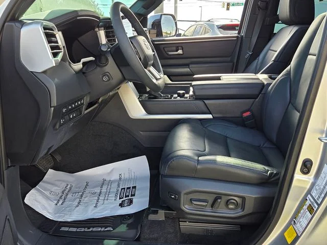 Used 2025 Silver Toyota Platinum image 5