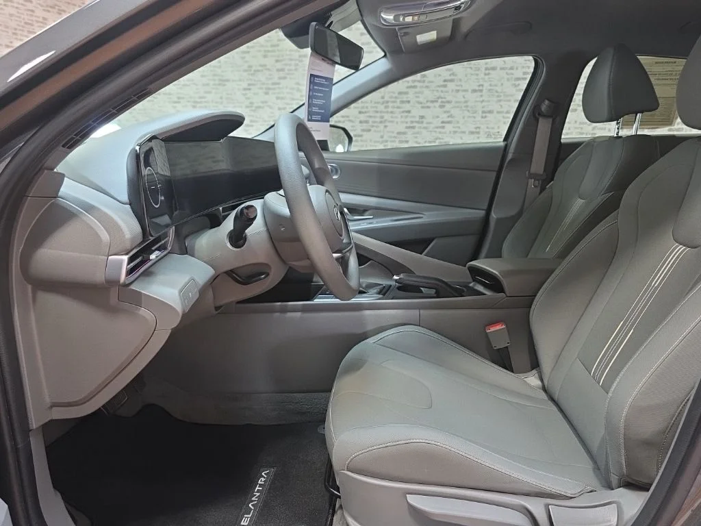 Used 2024 Amazon Gray Hyundai SEL image 21