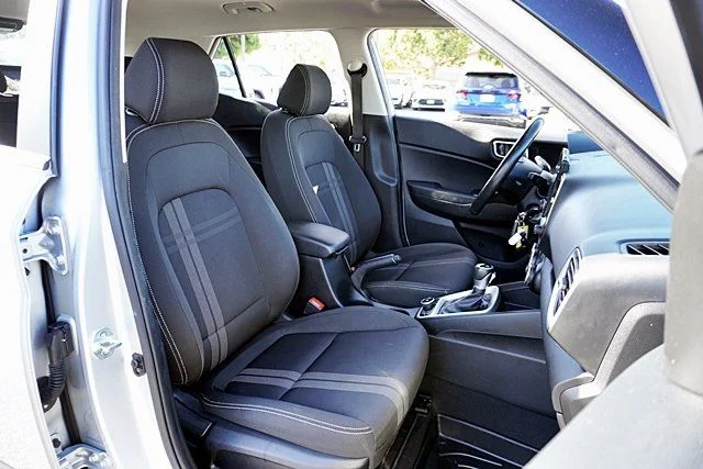 Used 2021 Silver Hyundai SEL image 11