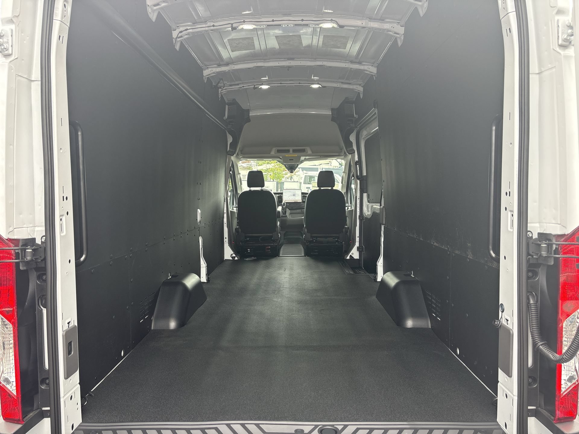 New 2026 Oxford White Ford Cargo Van image 28