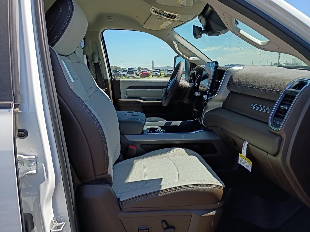 New 2026 Bright White Clear-Coat Exterior Paint RAM Laramie image 11