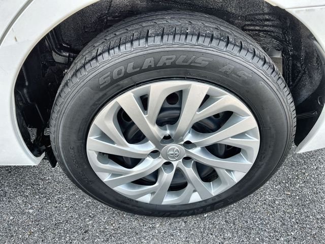 Used 2019 White Toyota LE image 20