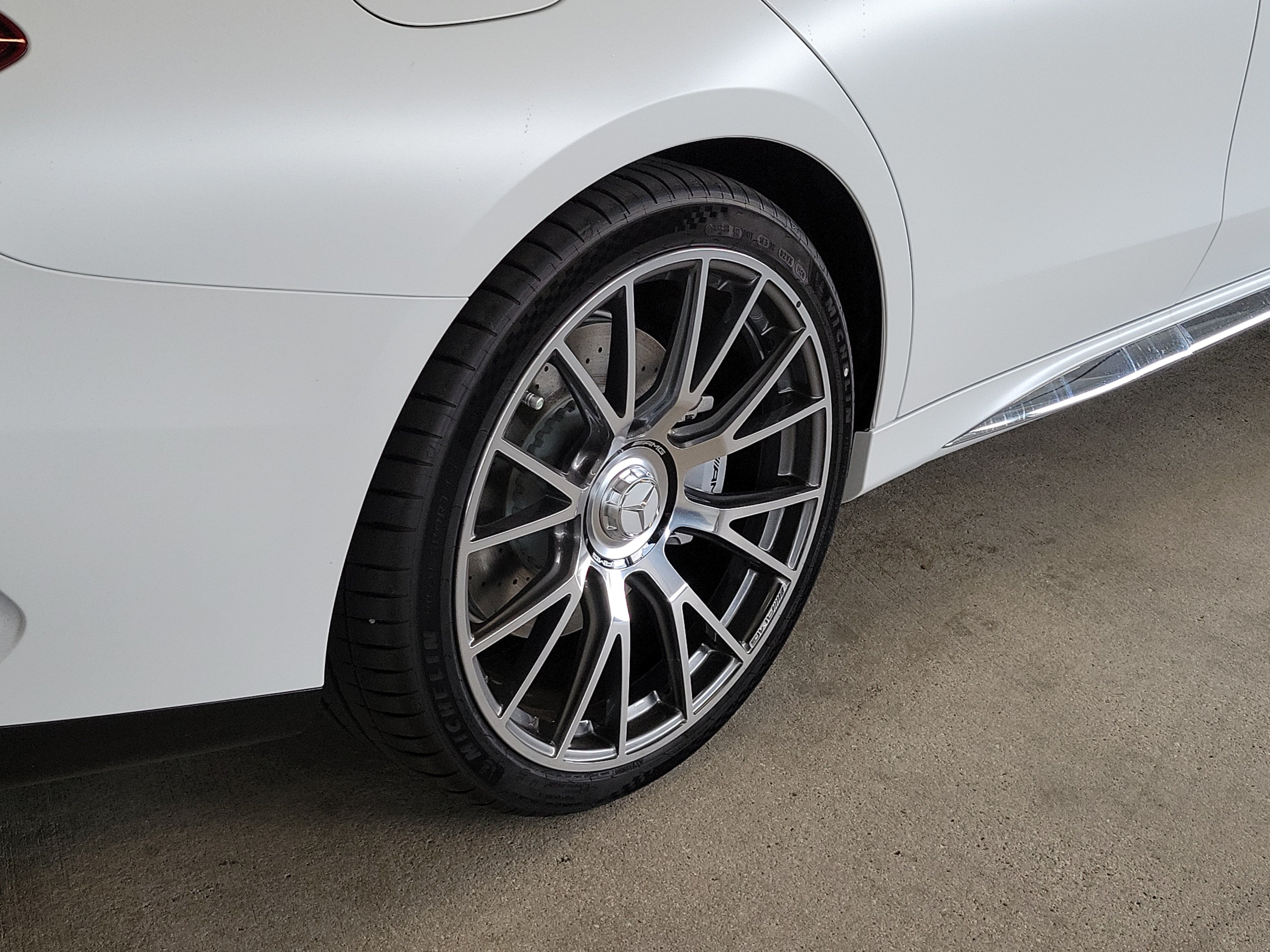 New 2027 MANUFAKTUR Moonlight White Magno Mercedes-Benz AMG® E 53 E 4MATIC+ Sedan image 34