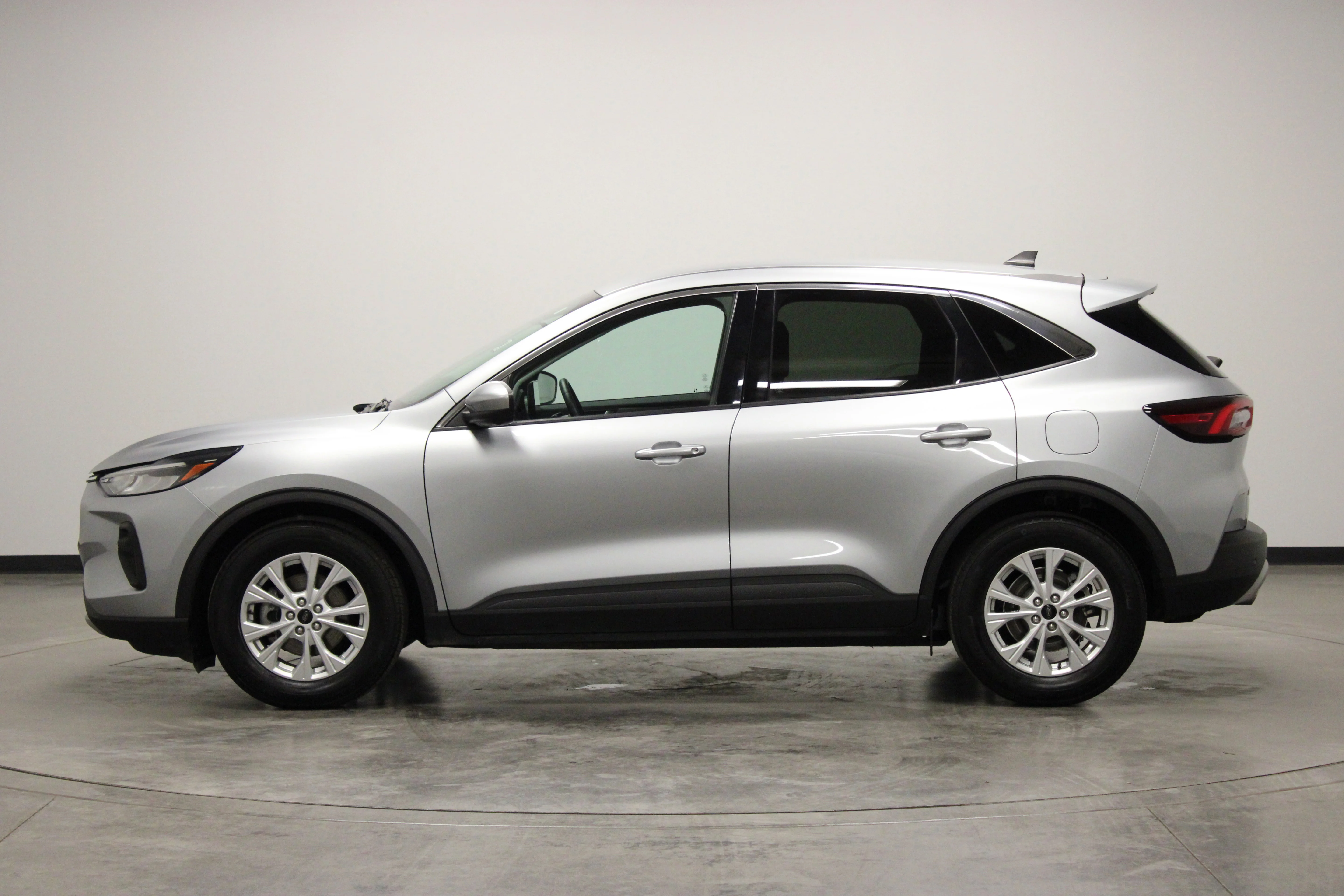 Used 2024 Silver Metallic Ford Active image 5