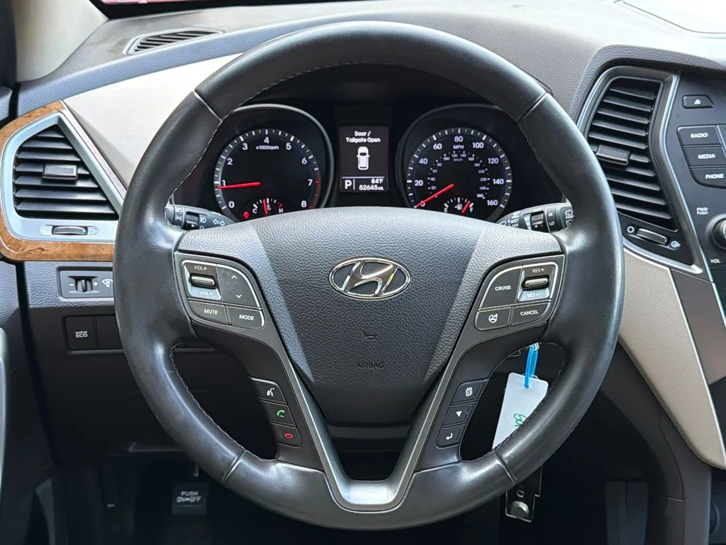 Used 2014 Red Hyundai Base image 23