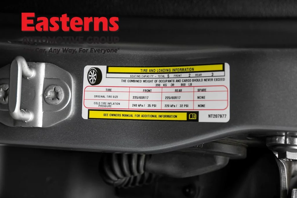 Used 2022 Silver Jeep Latitude image 36