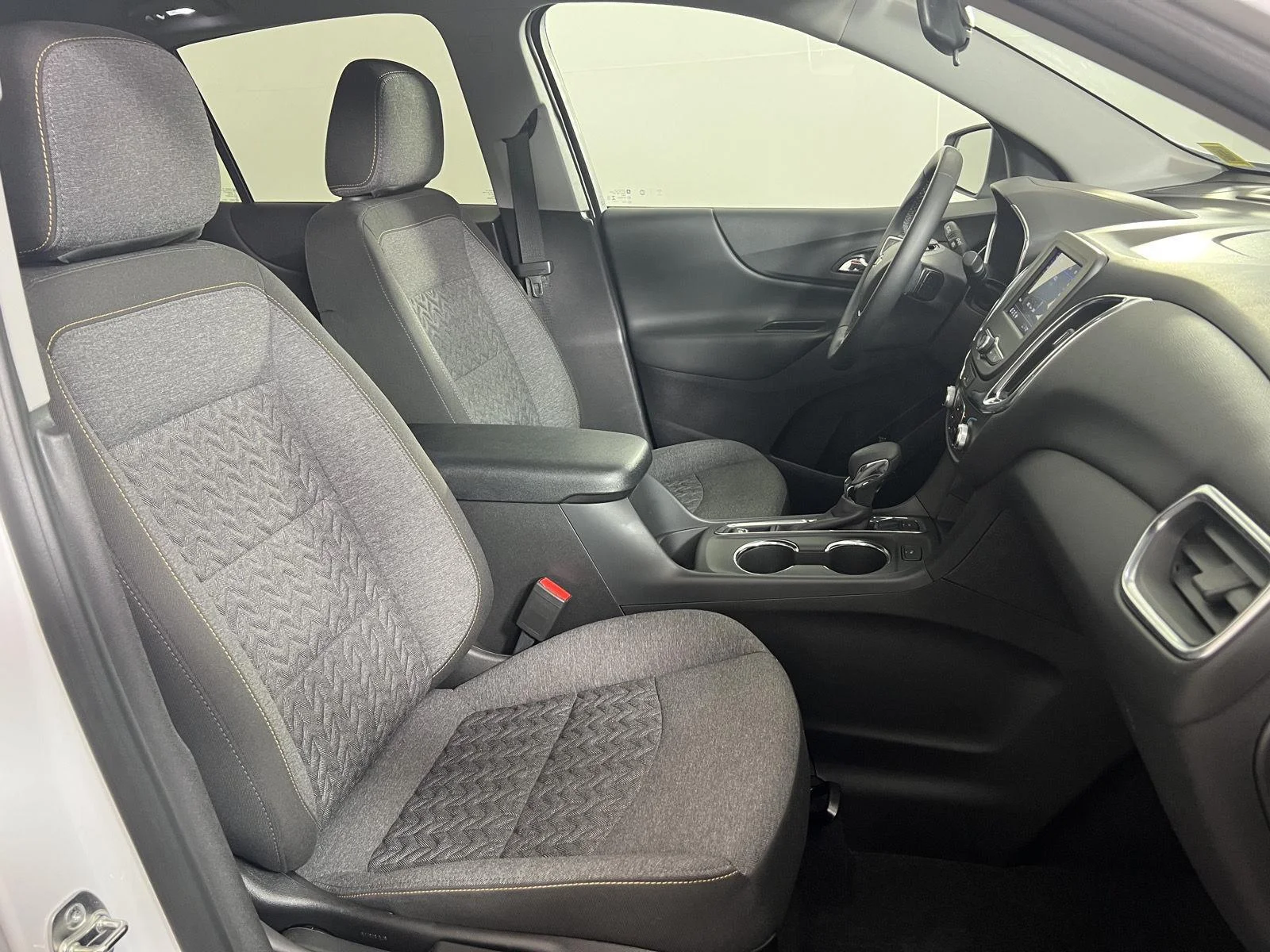Used 2024 Summit White Chevrolet LT image 22