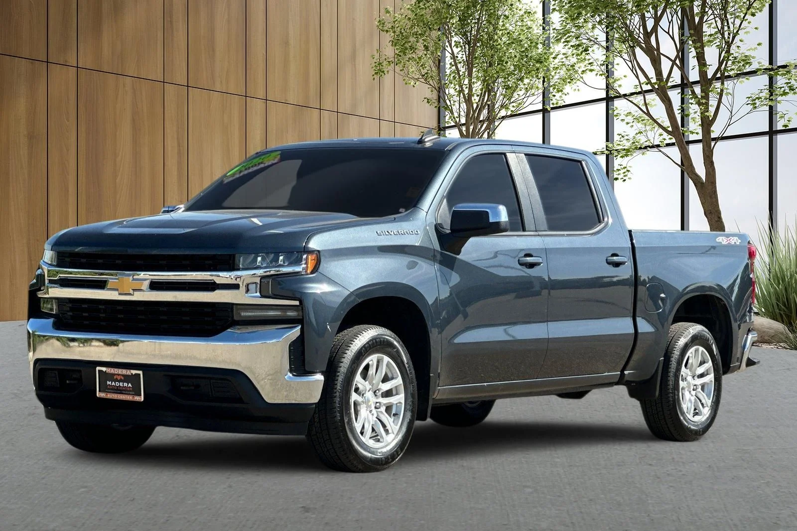 Used 2020 Gray Chevrolet LT image 8