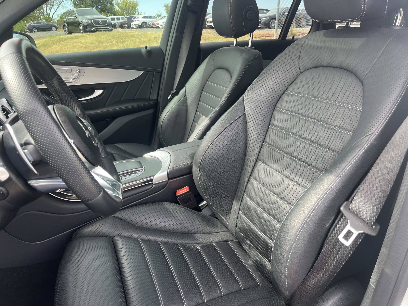 Certified Used 2022 MANUFAKTUR Diamond White Metallic Mercedes-Benz GLC 43 AMG® image 26