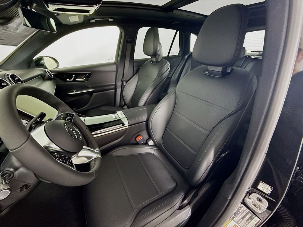 New 2026 Black Mercedes-Benz GLC 300 image 5