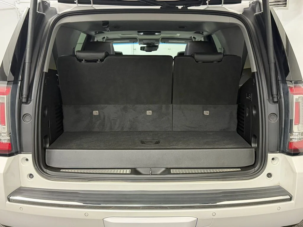 Used 2019 White Frost Tricoat GMC Denali image 26