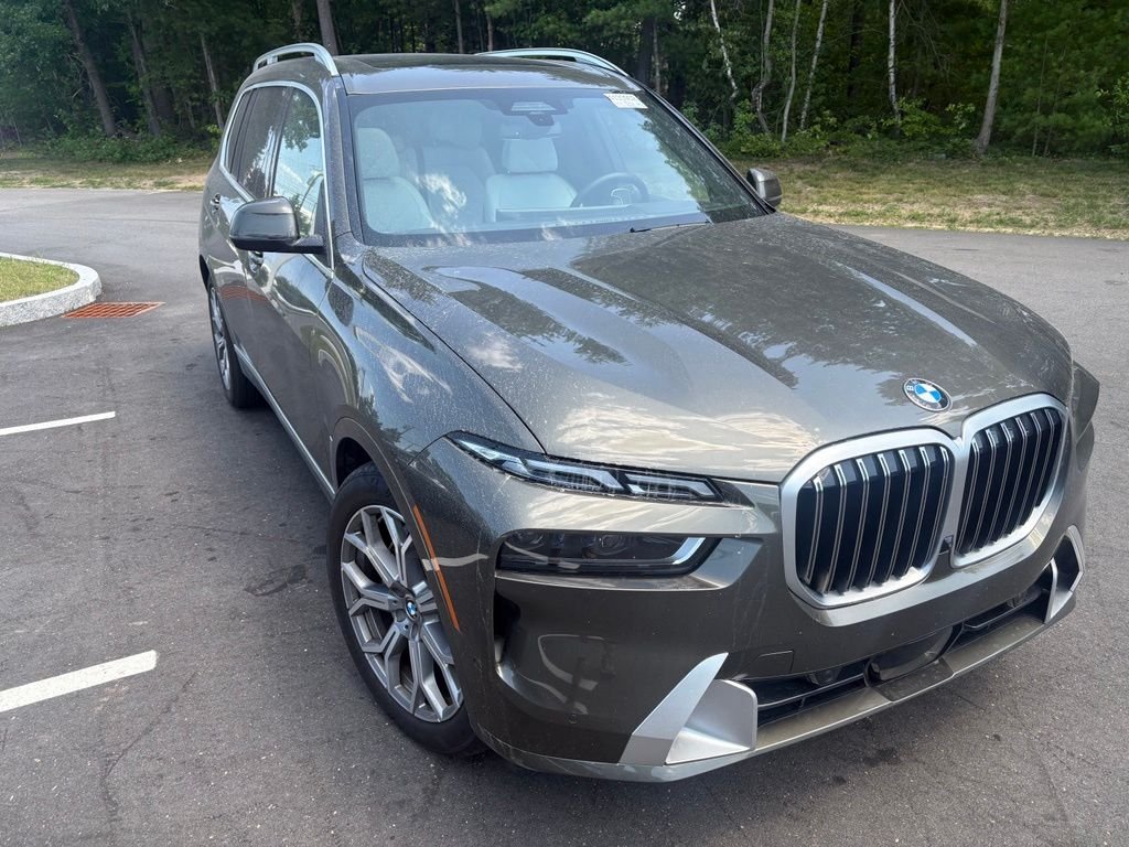 Used 2026 Green BMW xDrive40i image 7