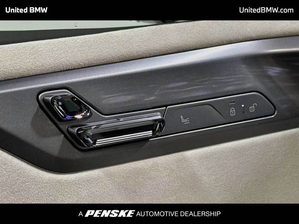 New 2027 Dravit Grey Metallic BMW  image 11