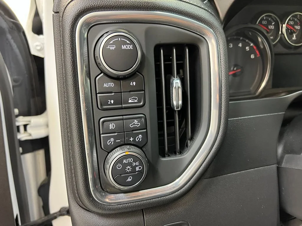 2021 Chevrolet Silverado 1500 LTZ - Photo 17
