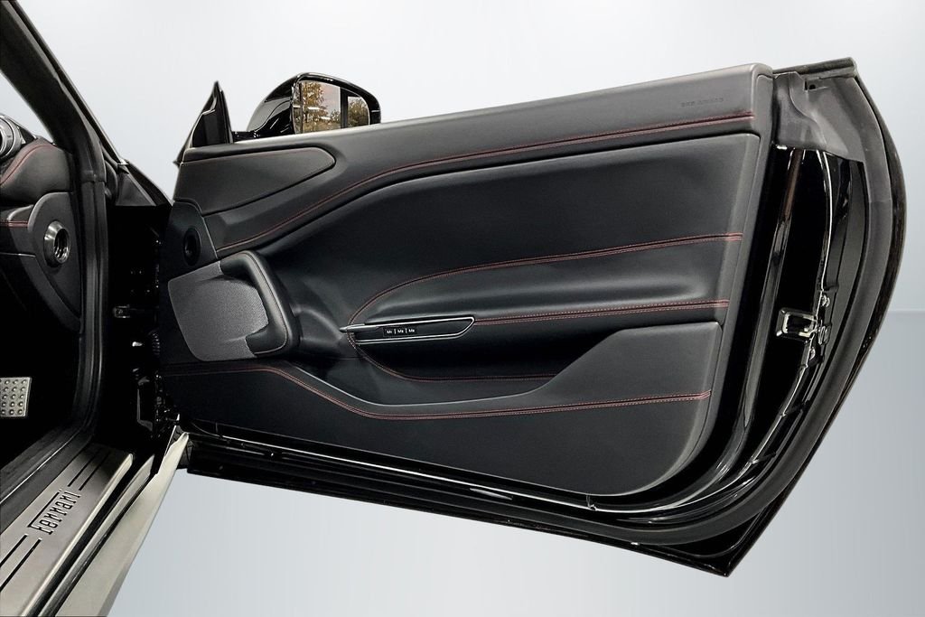 Used 2018 Black Ferrari V12 image 26