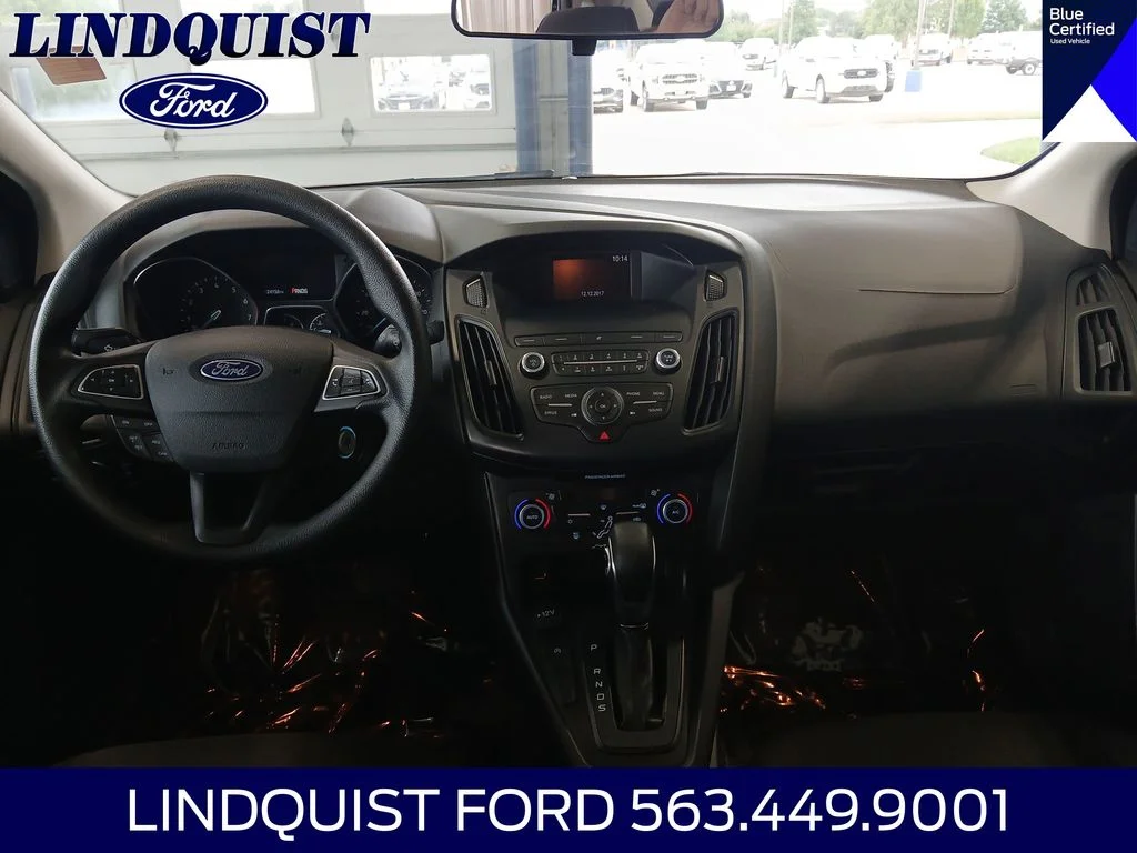 Used 2018 Blue Ford SE image 16