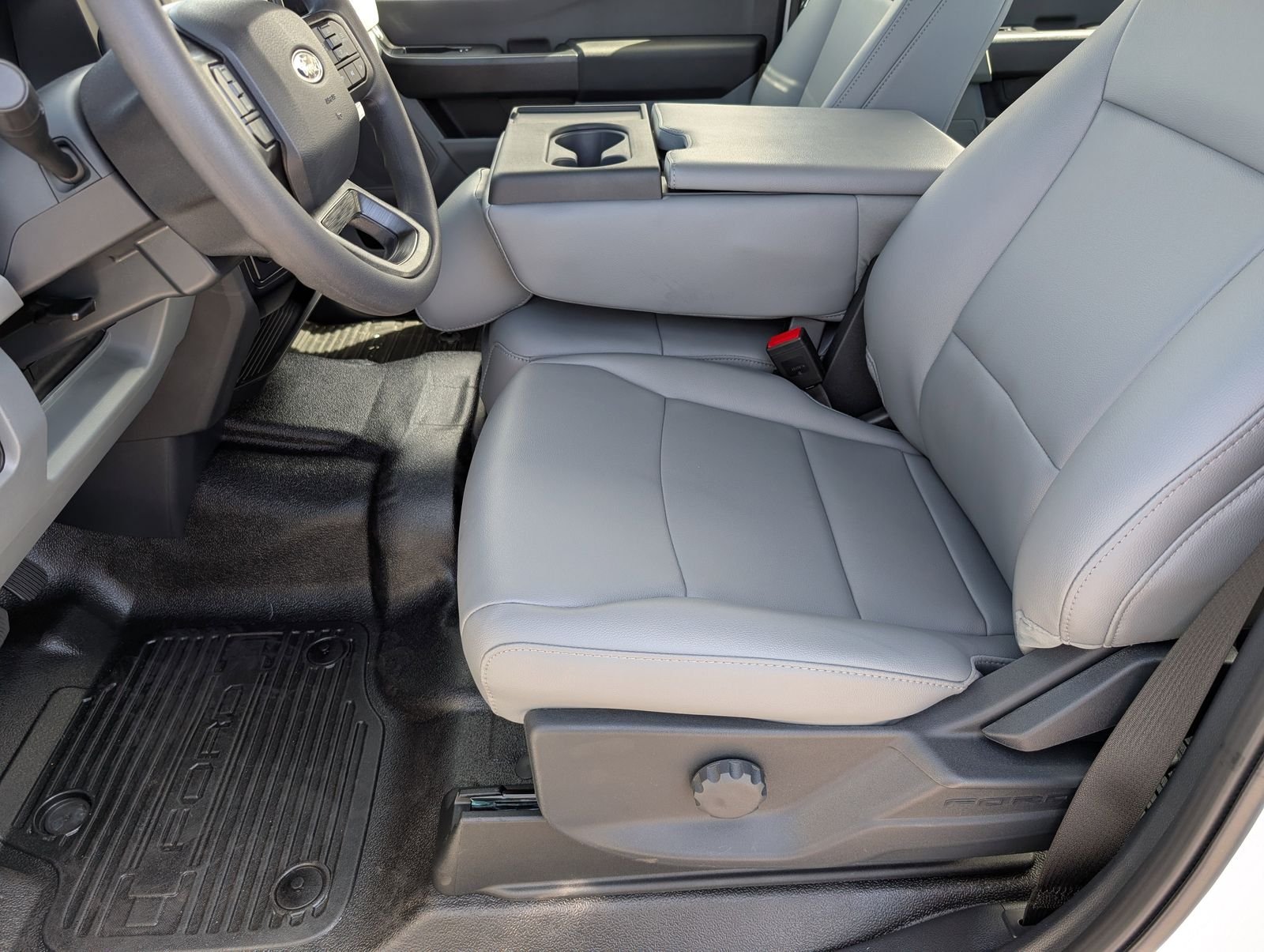 2026 Ford F-350 Super Duty XL - Photo 14