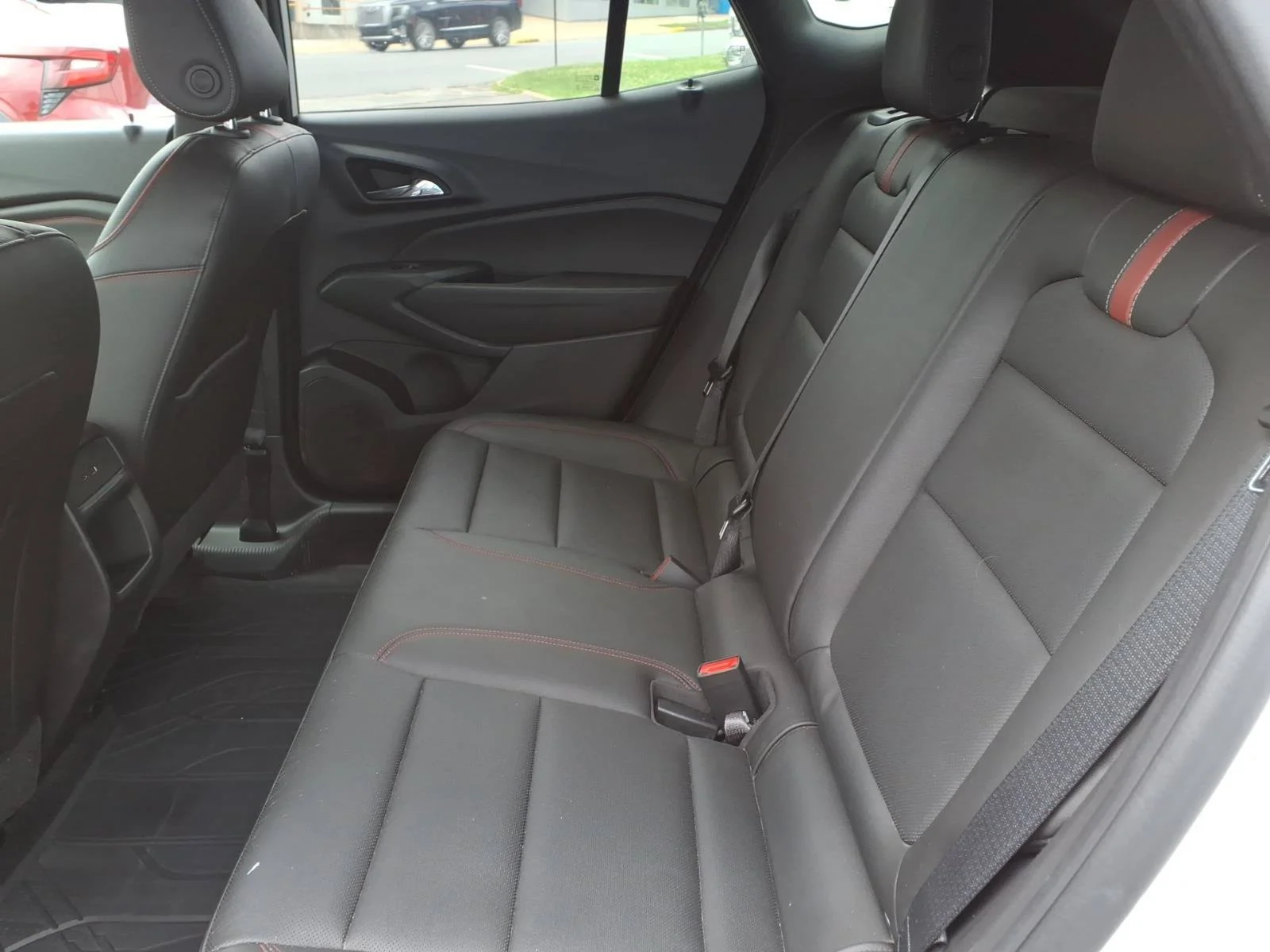 Used 2024 Summit White Chevrolet 2RS image 12