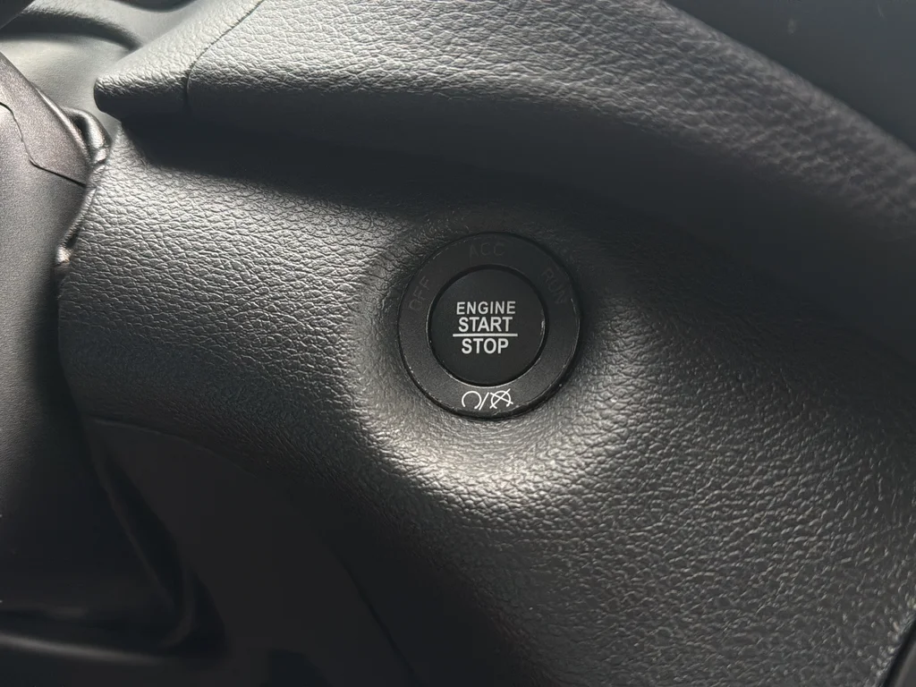 Used 2020 Slate Blue Pearlcoat Jeep Limited image 13
