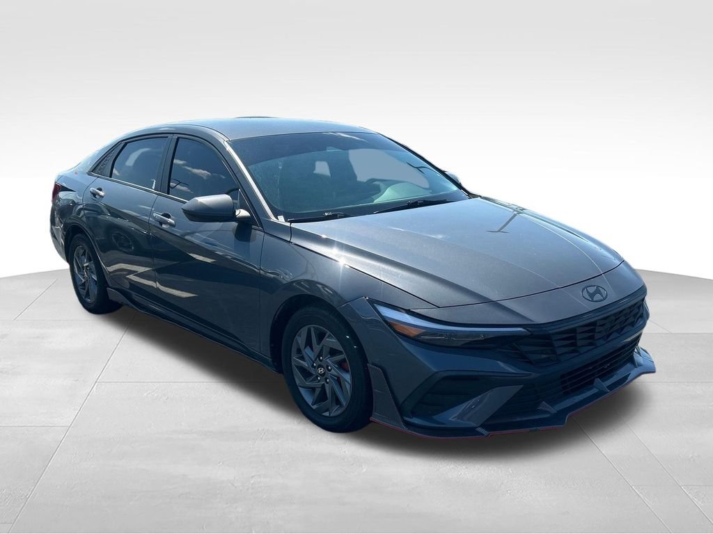 Used 2024 Gray Hyundai SEL image 7