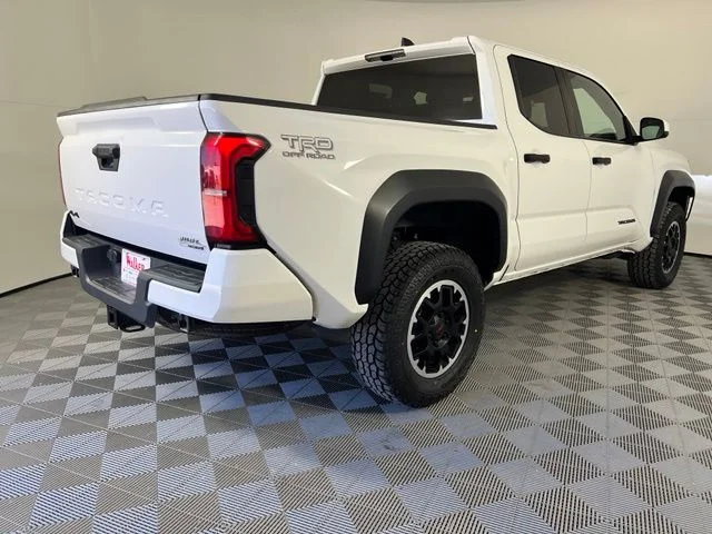 2024 Toyota Tacoma SR5 - Photo 7