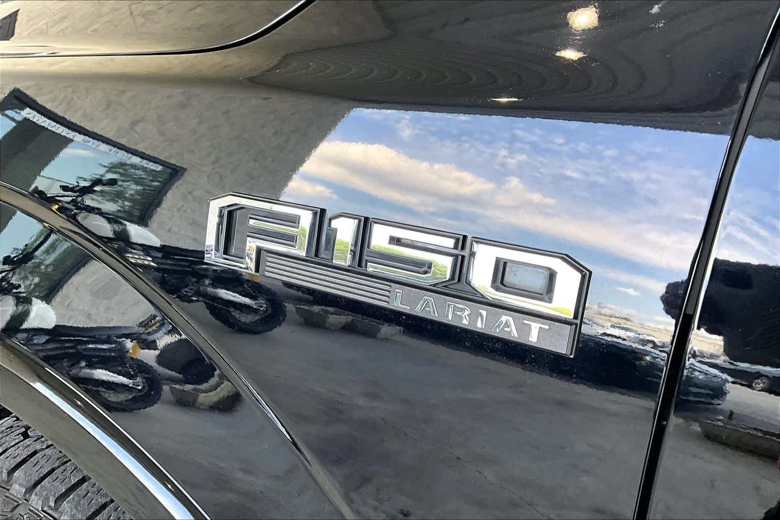 Used 2018 Shadow Black Ford LARIAT image 10