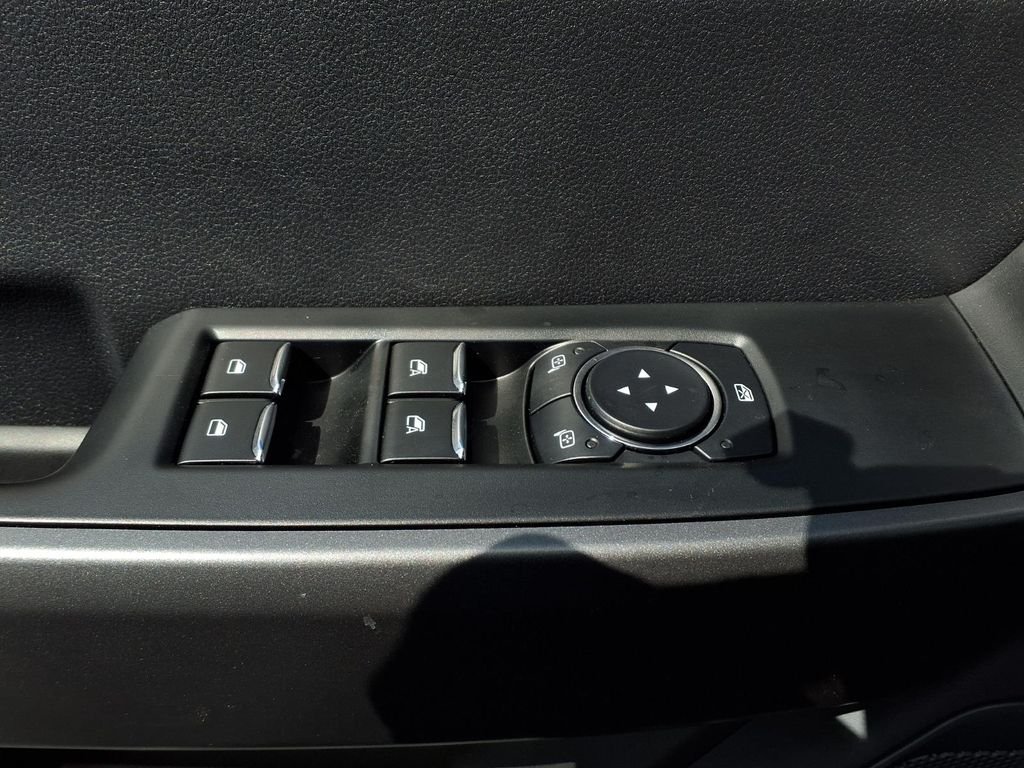 New 2026 Oxford White Ford F-250® XLT image 9