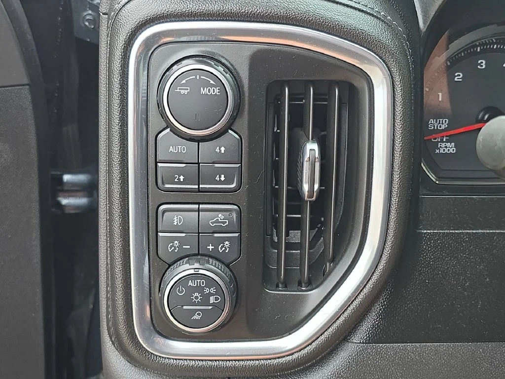 Used 2021 Gray Chevrolet RST image 21