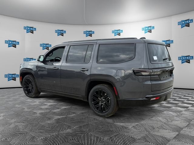 New 2026 Baltic-Gray Metallic Clear-Coat Exterior Paint Jeep Limited Reserve image 3