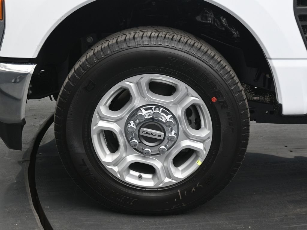 New 2026 Oxford White Ford XLT image 20